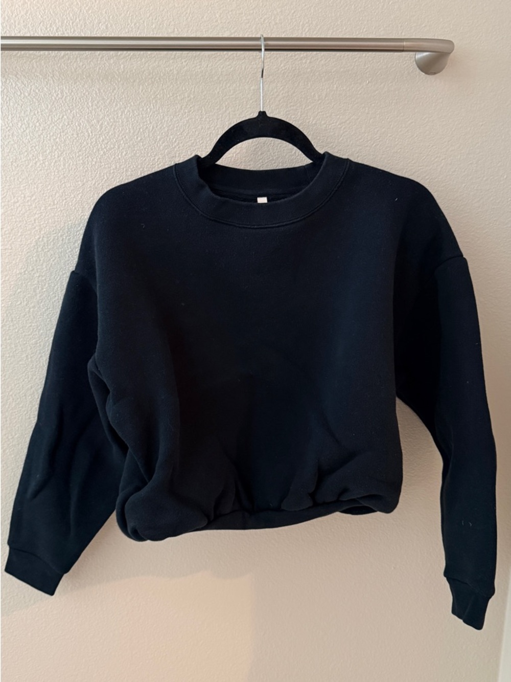 Aritzia Bubble Hem Sweatshirt
